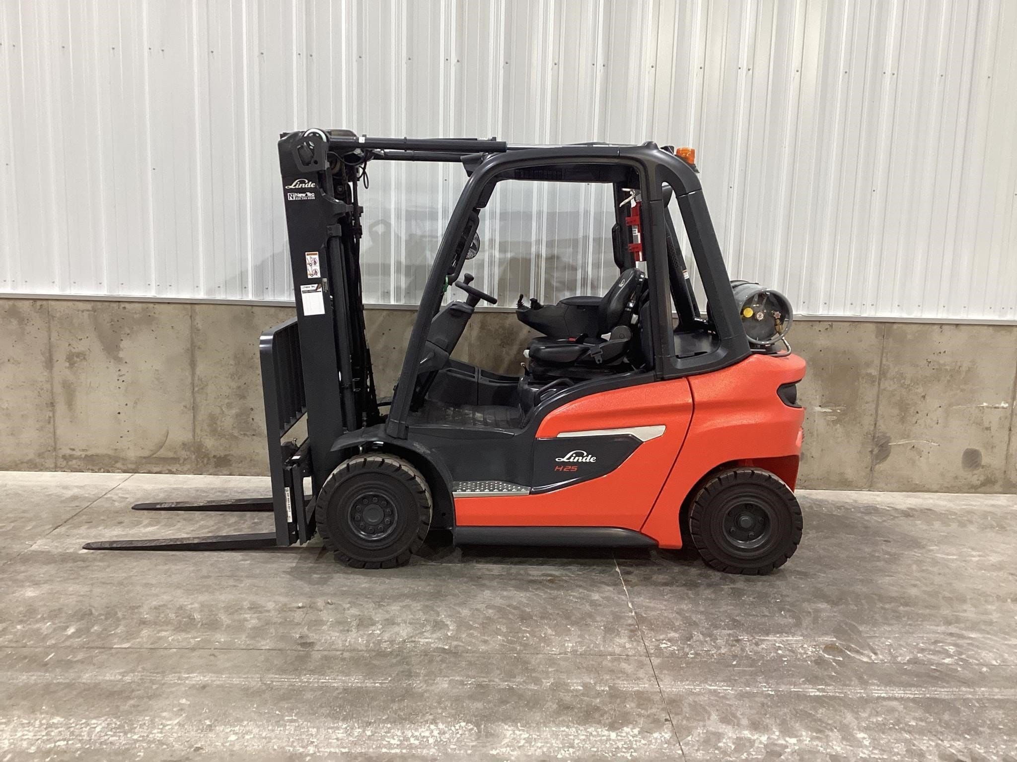 2023 Linde H25T Equipment Image0