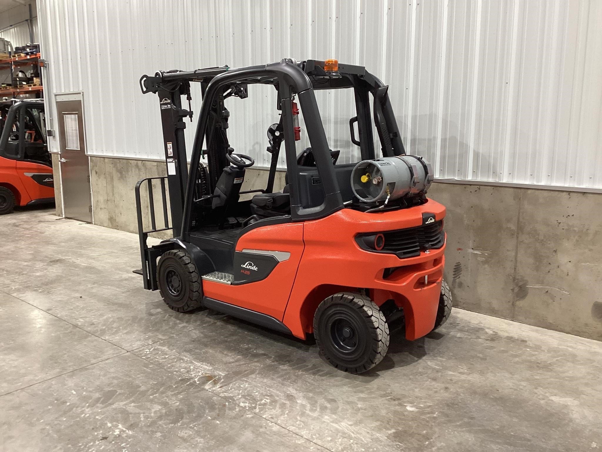 2023 Linde H25T Equipment Image0