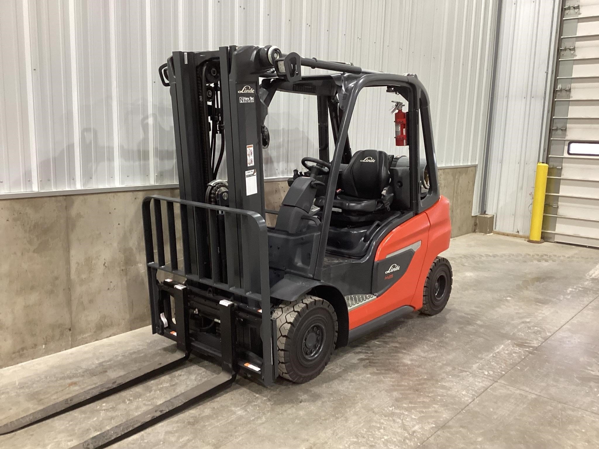 2023 Linde H25T Equipment Image0