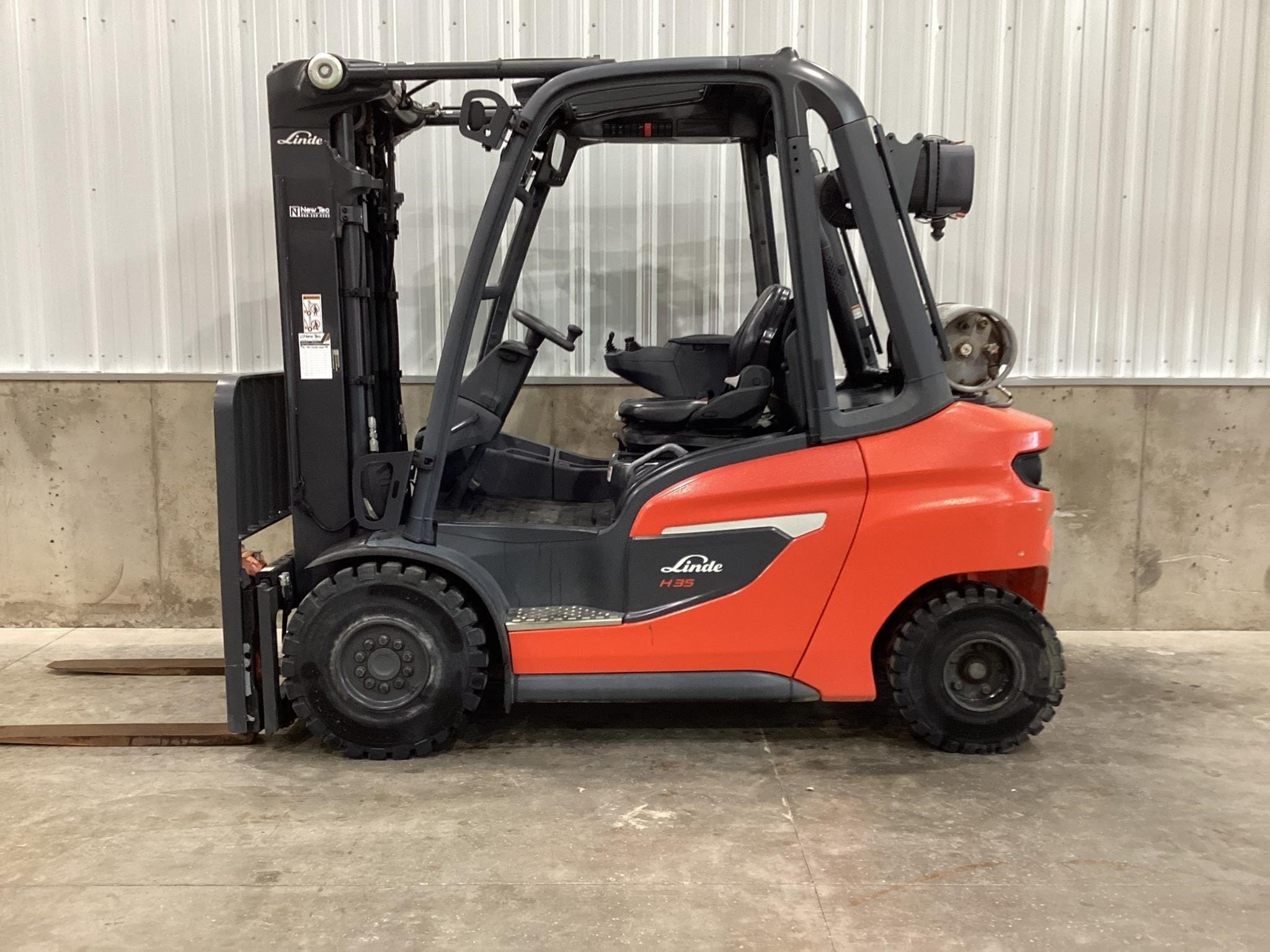 2021 Linde H35T Equipment Image0