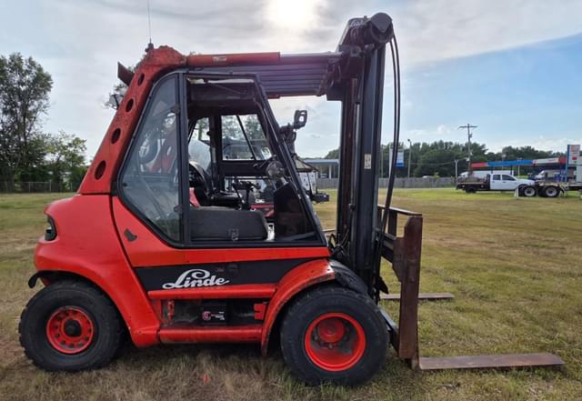 Image of Linde H70D-03 equipment image 3