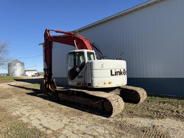 Image of Link-Belt 225 equipment image 1