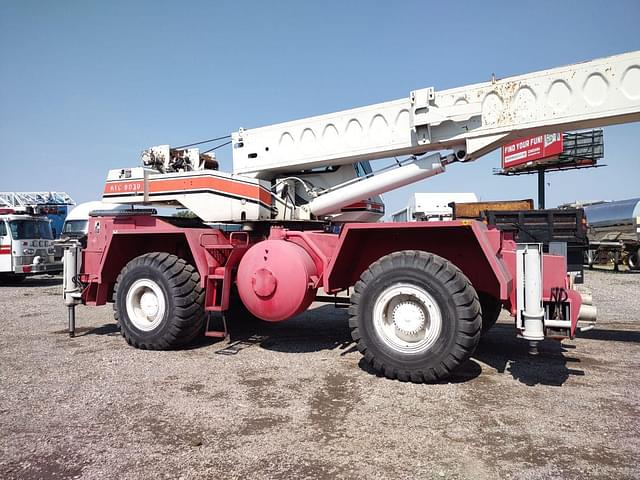 Image of Link-Belt RTC-8030 equipment image 3