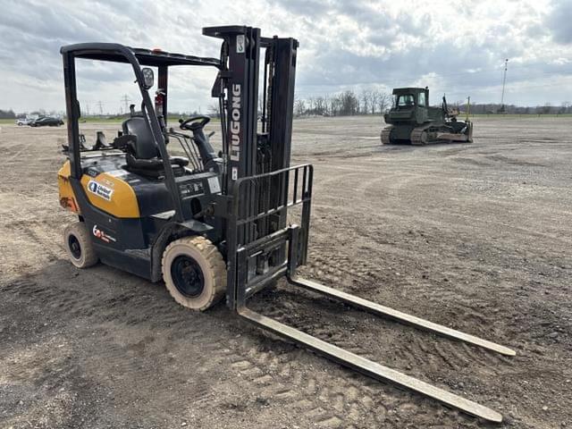 Image of LiuGong CLG2025G equipment image 4