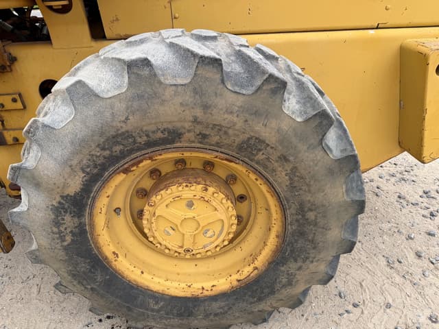 Image of Case 621ZF equipment image 4