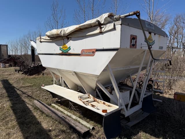 Image of Willmar Load Runner 10 equipment image 1