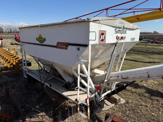 Image of Willmar Load Runner 10 equipment image 3