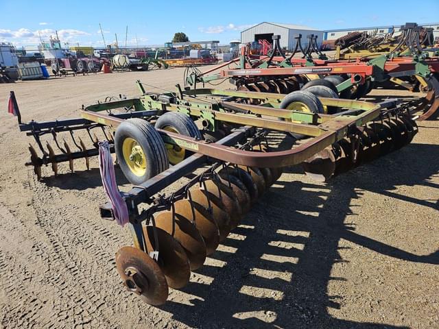 Image of John Deere 210 equipment image 1