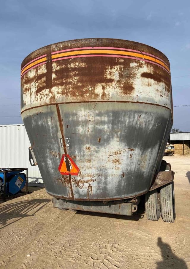 Image of Loewen 1022 equipment image 4