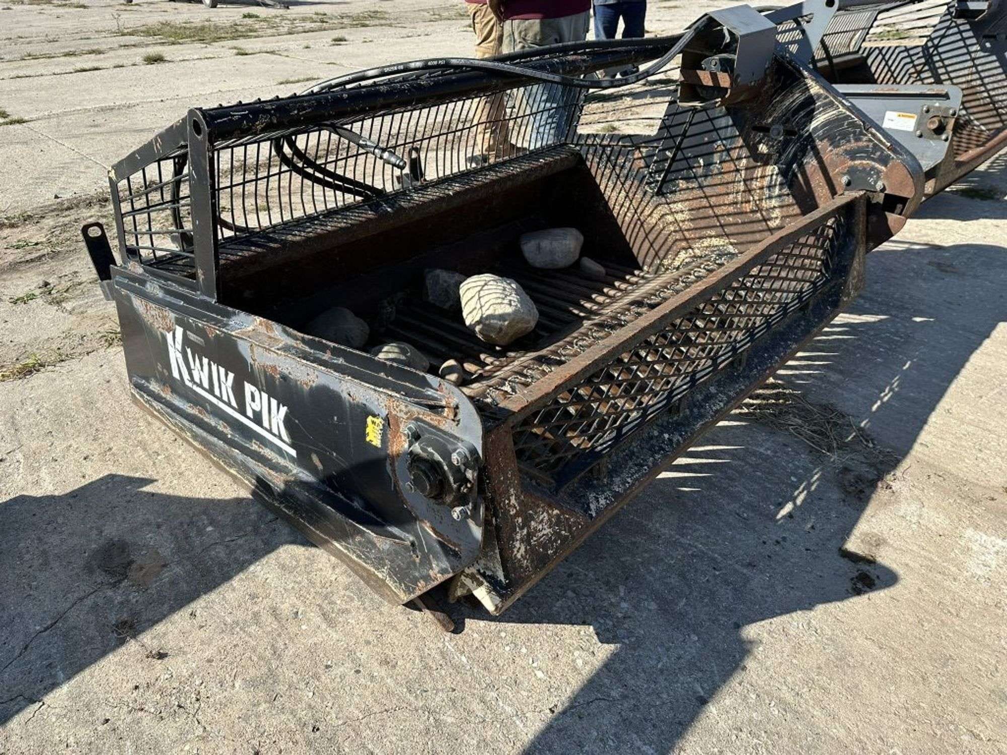 2000 Loftness Kwikpik 720 Equipment Image0