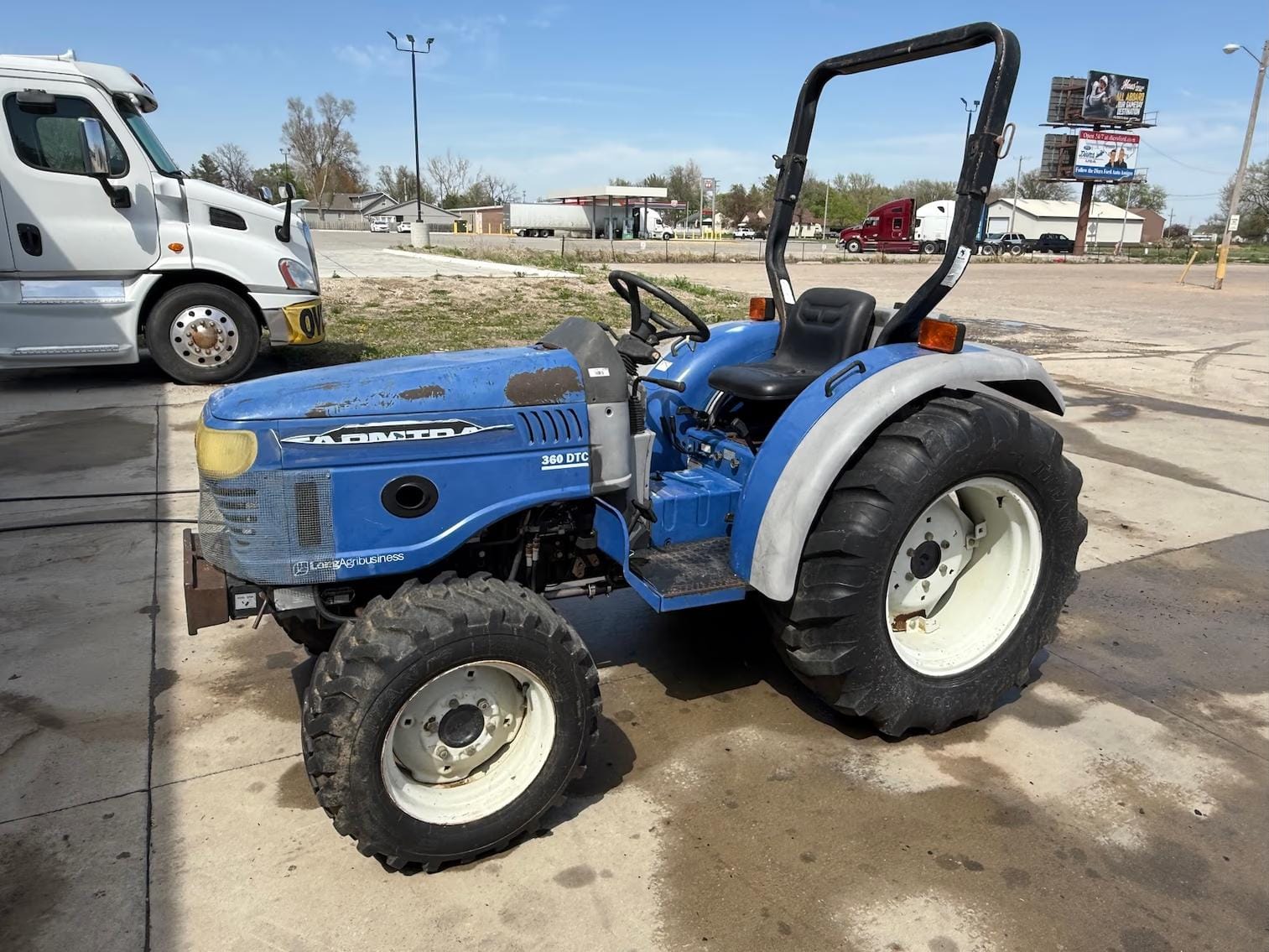 Farmtrac 360DTC Equipment Image0