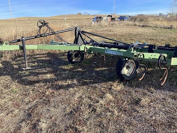 Lorenz 1377 Equipment Image0