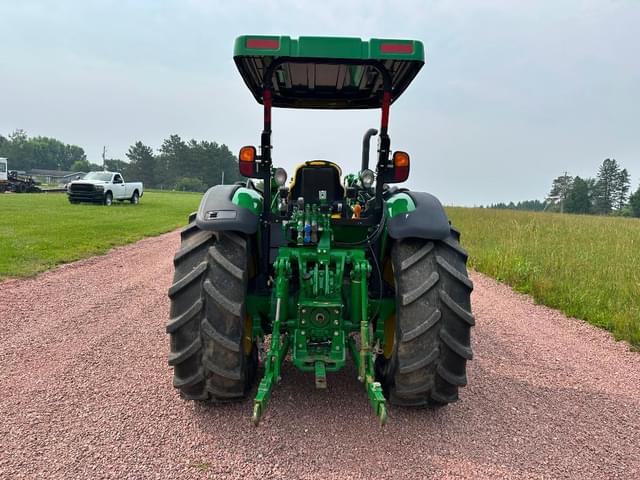 Image of John Deere 5075M equipment image 4