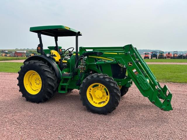 Image of John Deere 5075M equipment image 2