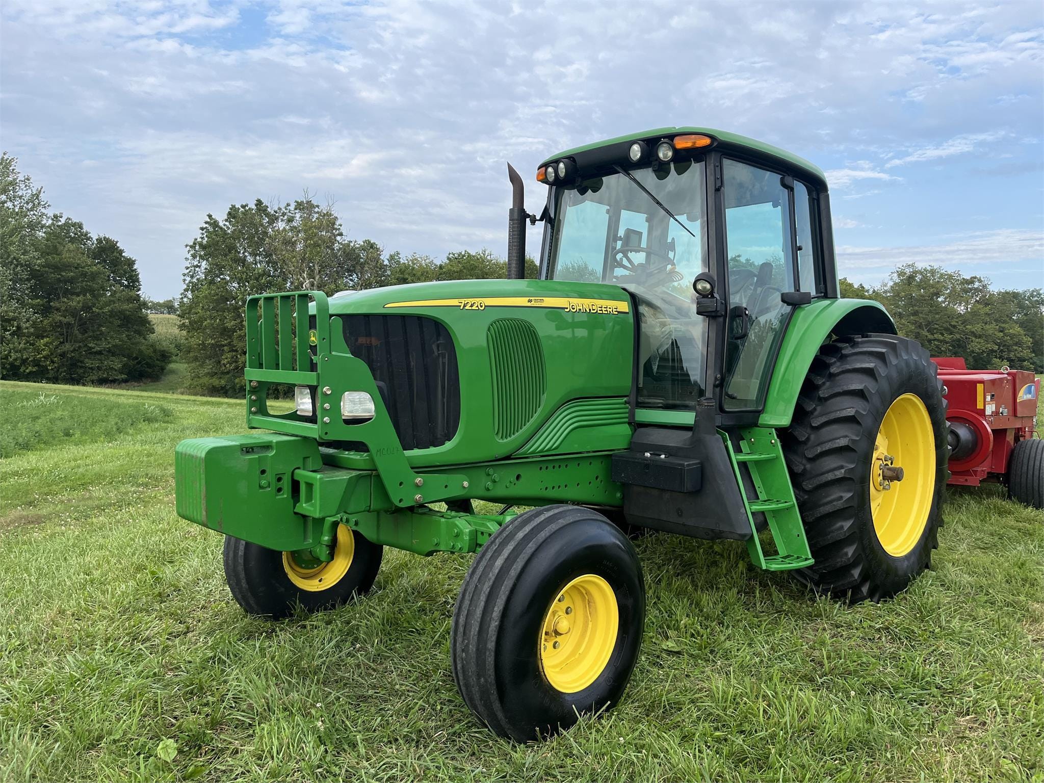Main image John Deere 7220