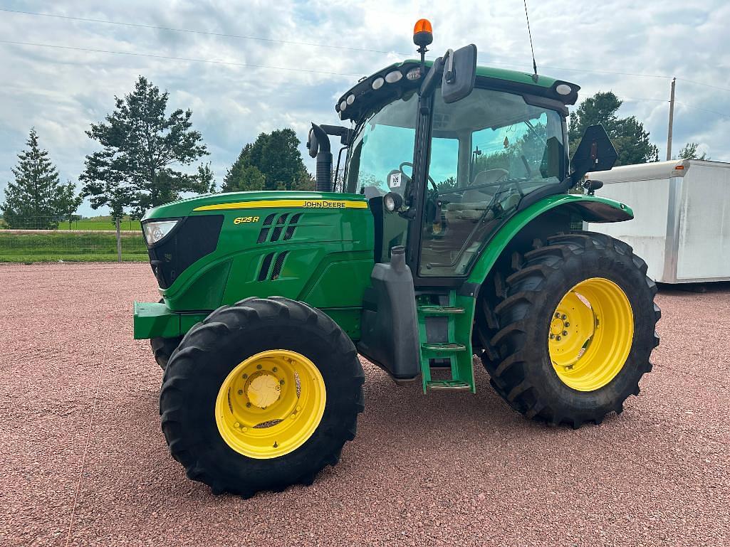 Image of John Deere 6125R Primary image