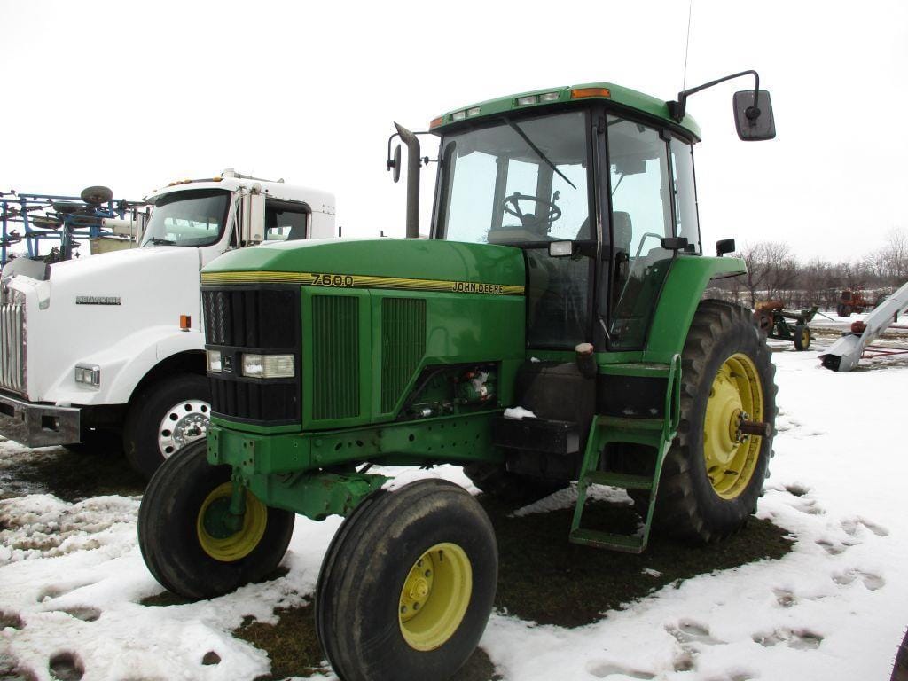 Main image John Deere 7600