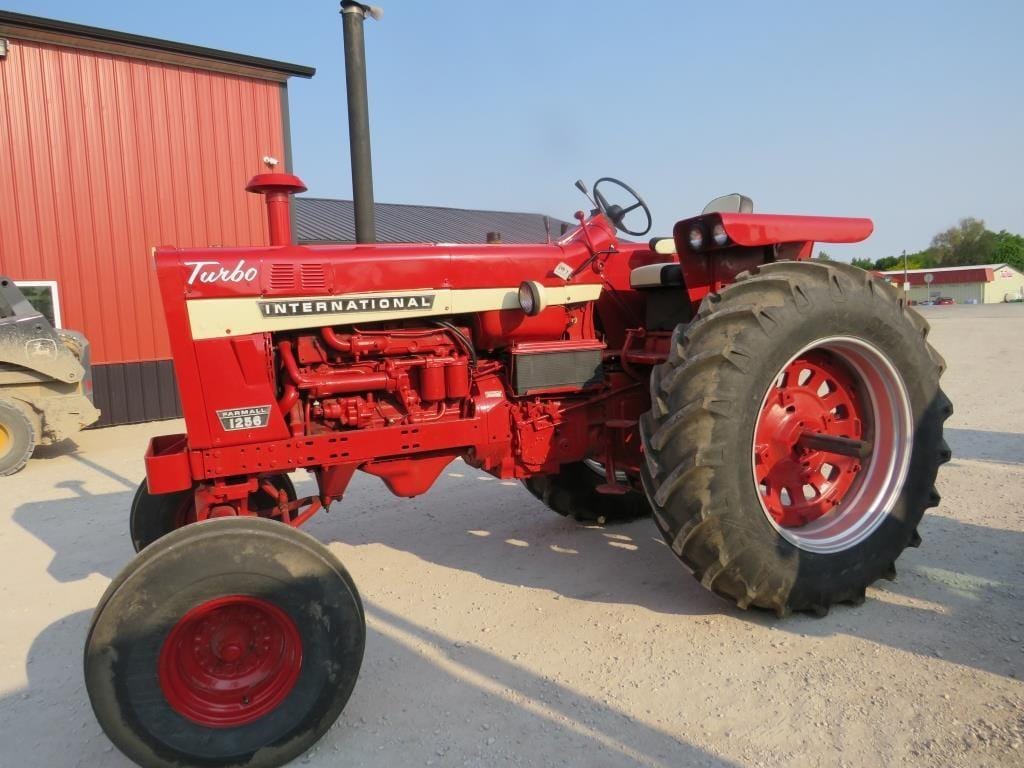 Main image International Harvester 1256