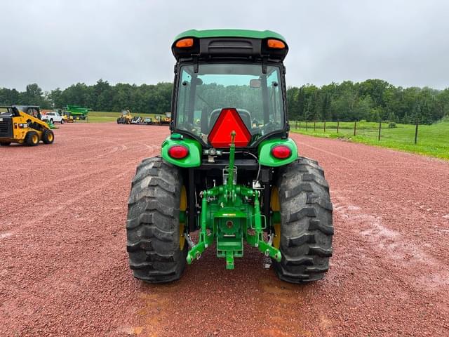Image of John Deere 4052R equipment image 4