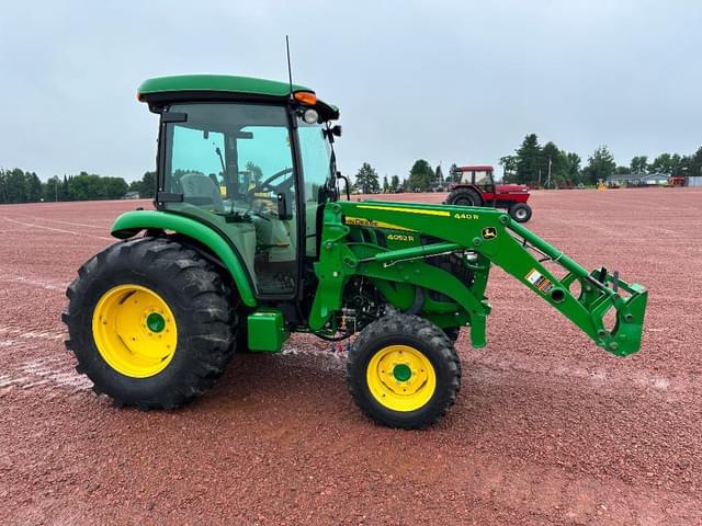 Image of John Deere 4052R equipment image 2
