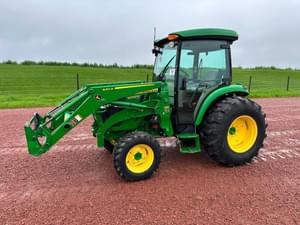 2000036204 John Deere 4052R Image