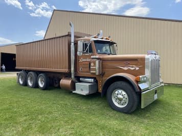Main image Peterbilt 379