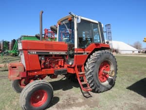 SOLD - International Harvester 1086 Lot No. 232866435 Tractors with ...