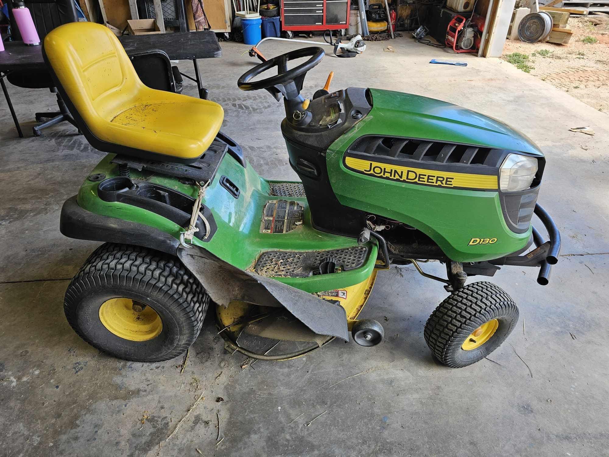 Main image John Deere D130