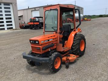 Main image Kubota B8200
