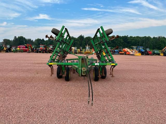 Image of John Deere 960 equipment image 1