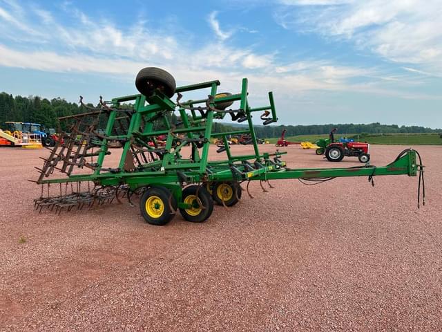 Image of John Deere 960 equipment image 2