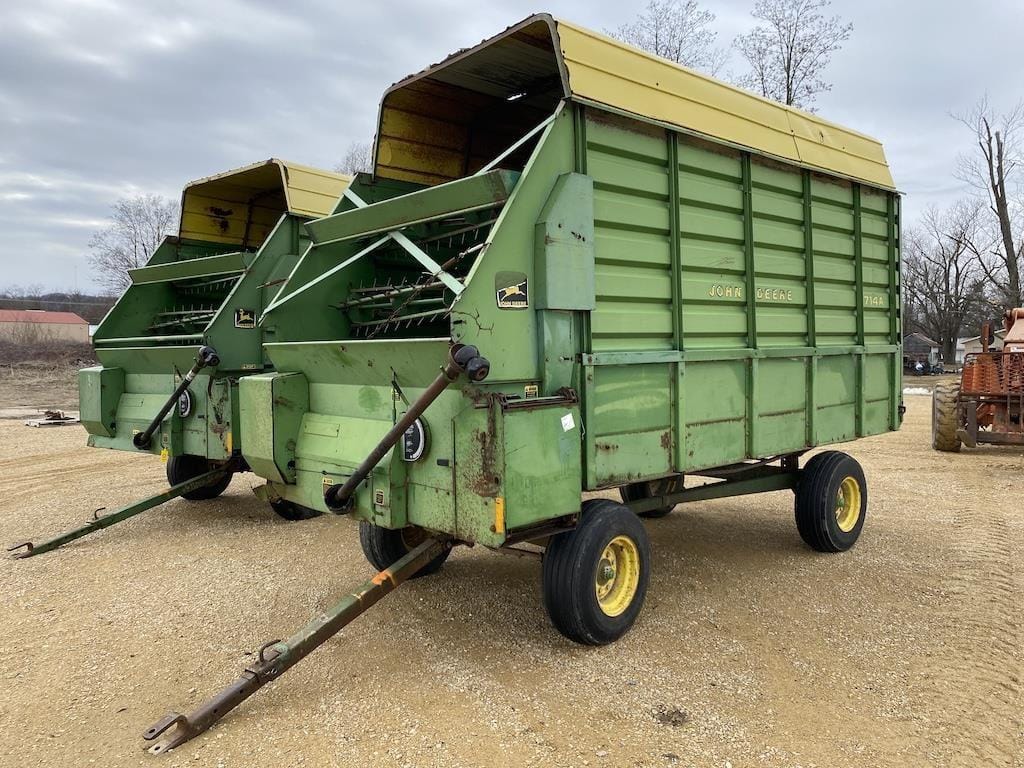 Main image John Deere 714A