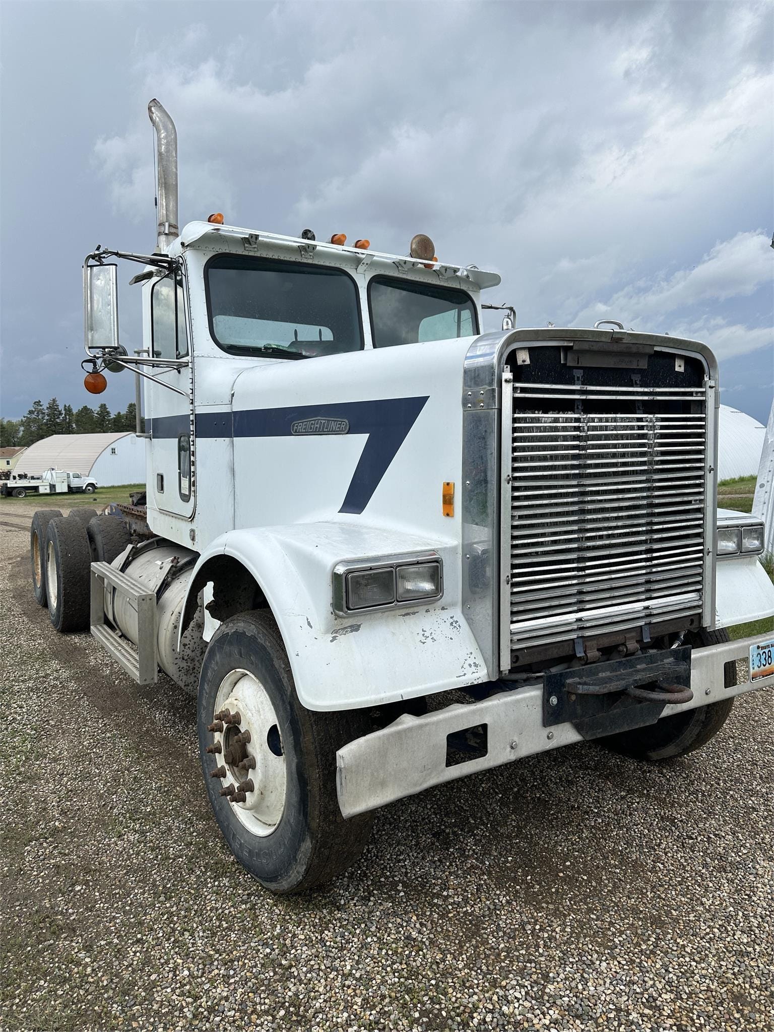 Main image Freightliner FLD120