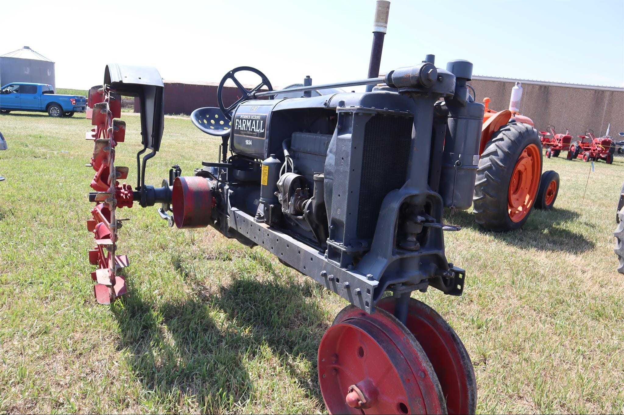 Main image Farmall F-12