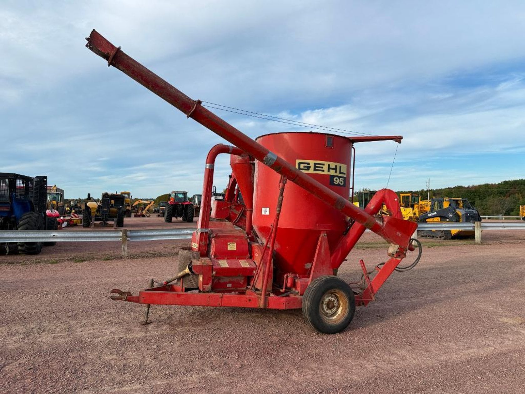 Gehl MX95 Equipment Image0