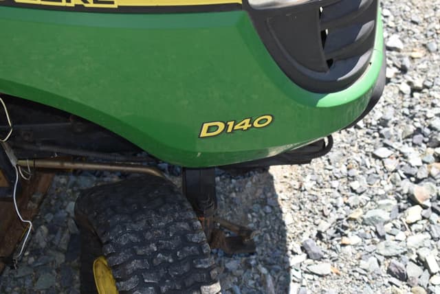 Image of John Deere D140 equipment image 2