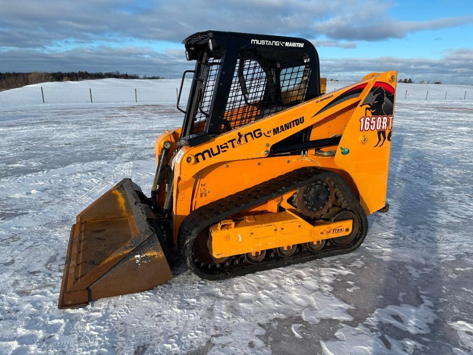 2021 Mustang 1650RT Equipment Image0