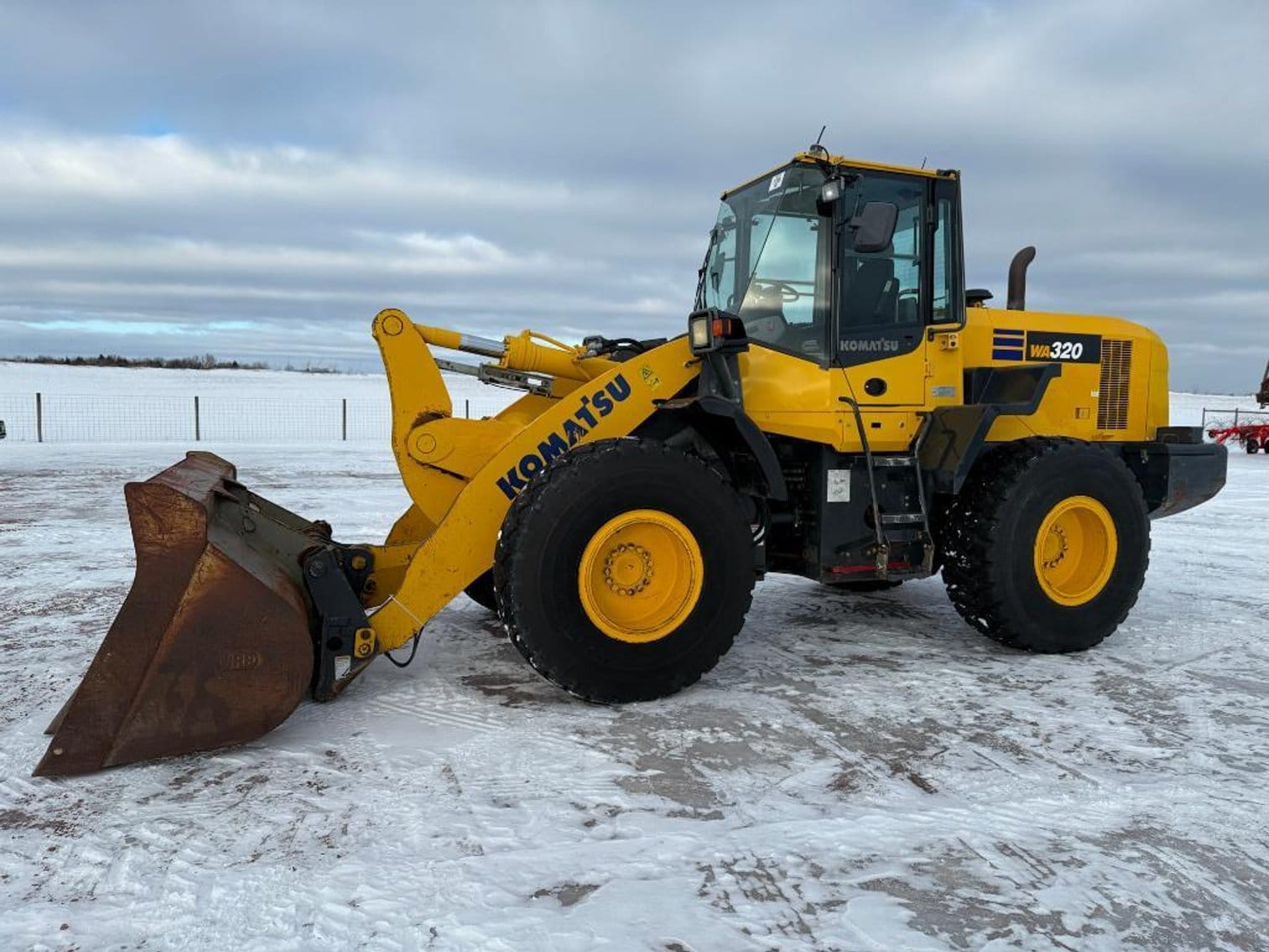 2015 Komatsu WA320-7 Equipment Image0