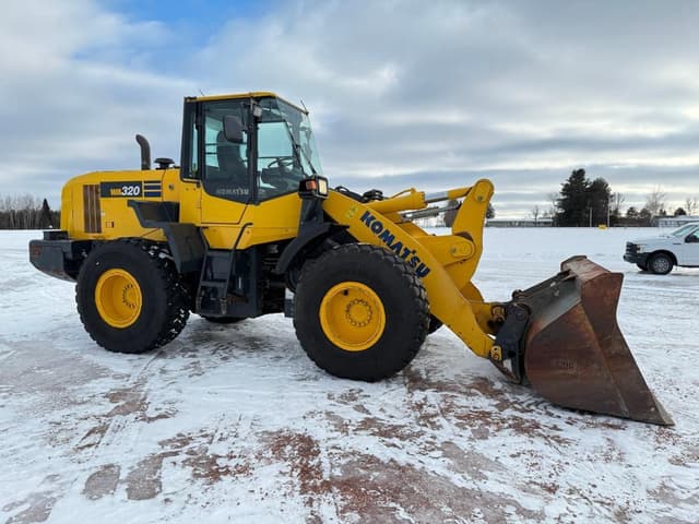 Image of Komatsu WA320-7 equipment image 2