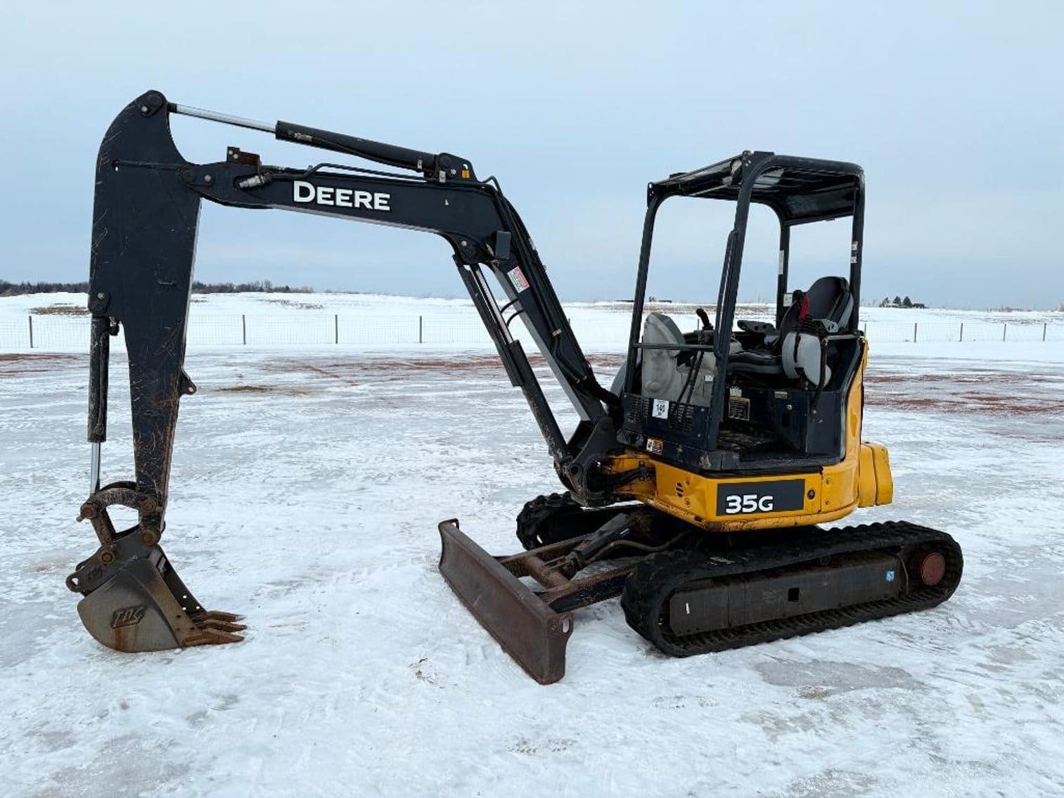 2016 John Deere 35G Equipment Image0