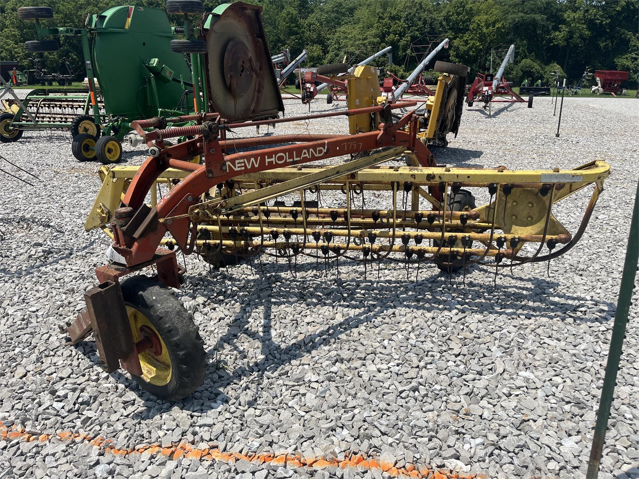 Main image New Holland 256