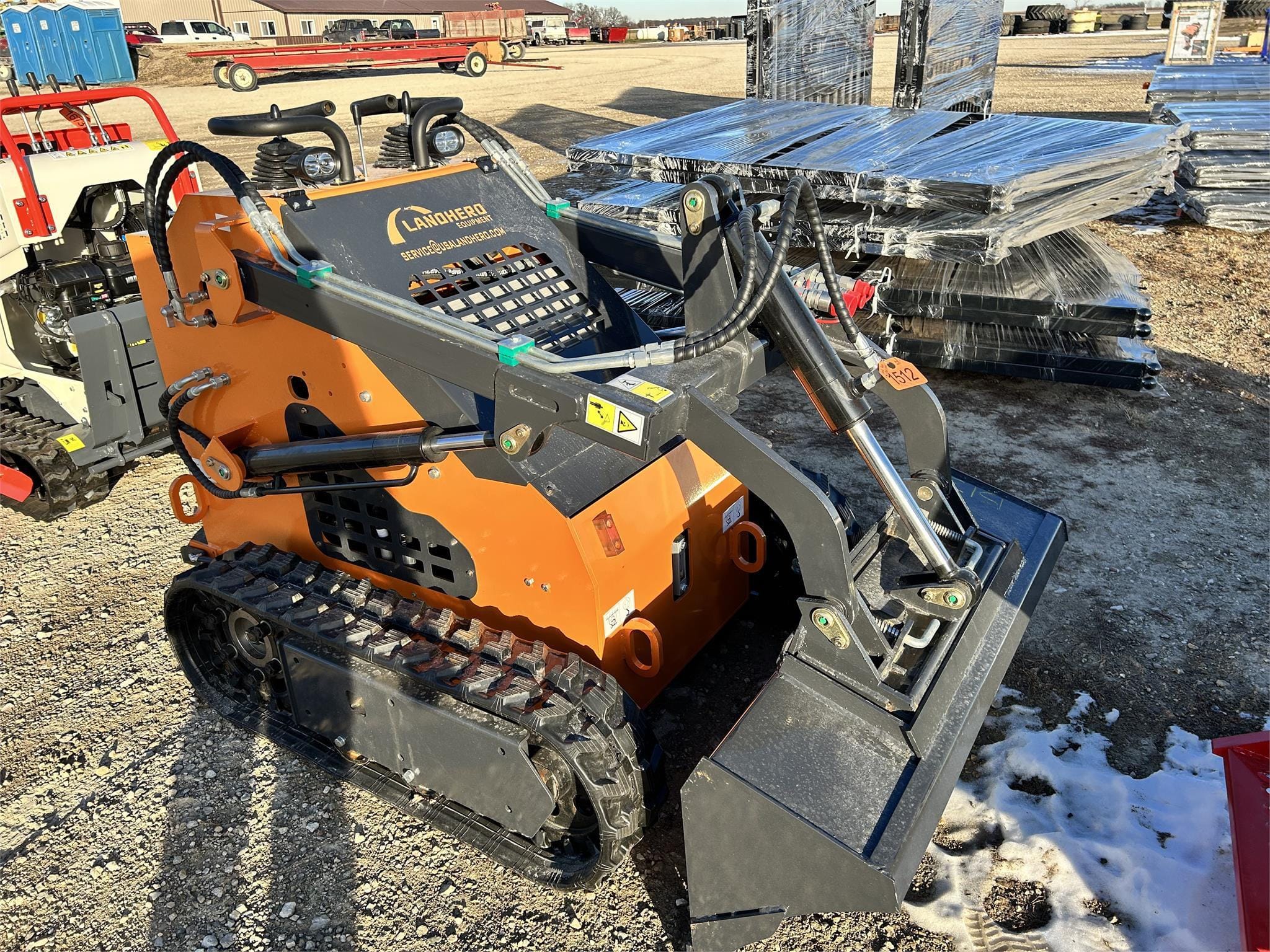 Main image Landhero HY380