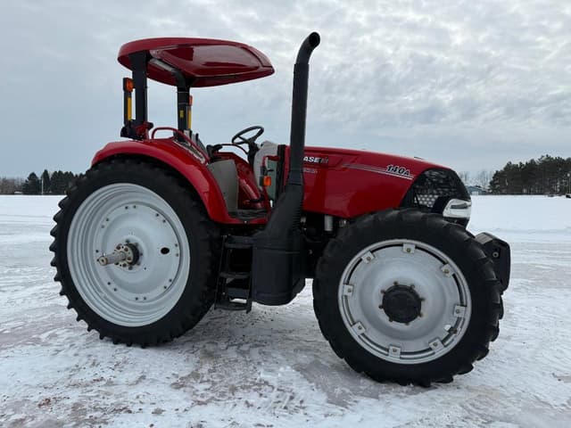 Image of Case IH Farmall 140A equipment image 2