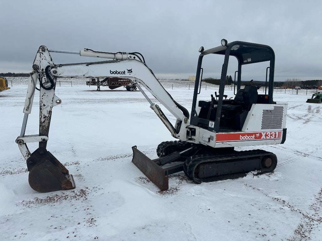 Main image Bobcat X331