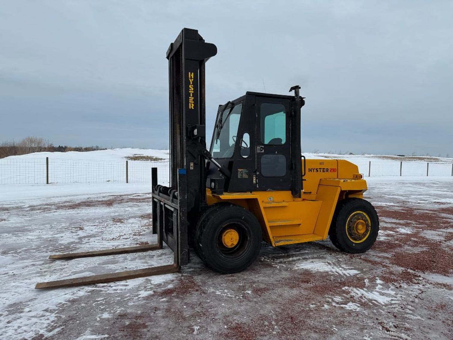Hyster H210XL Equipment Image0