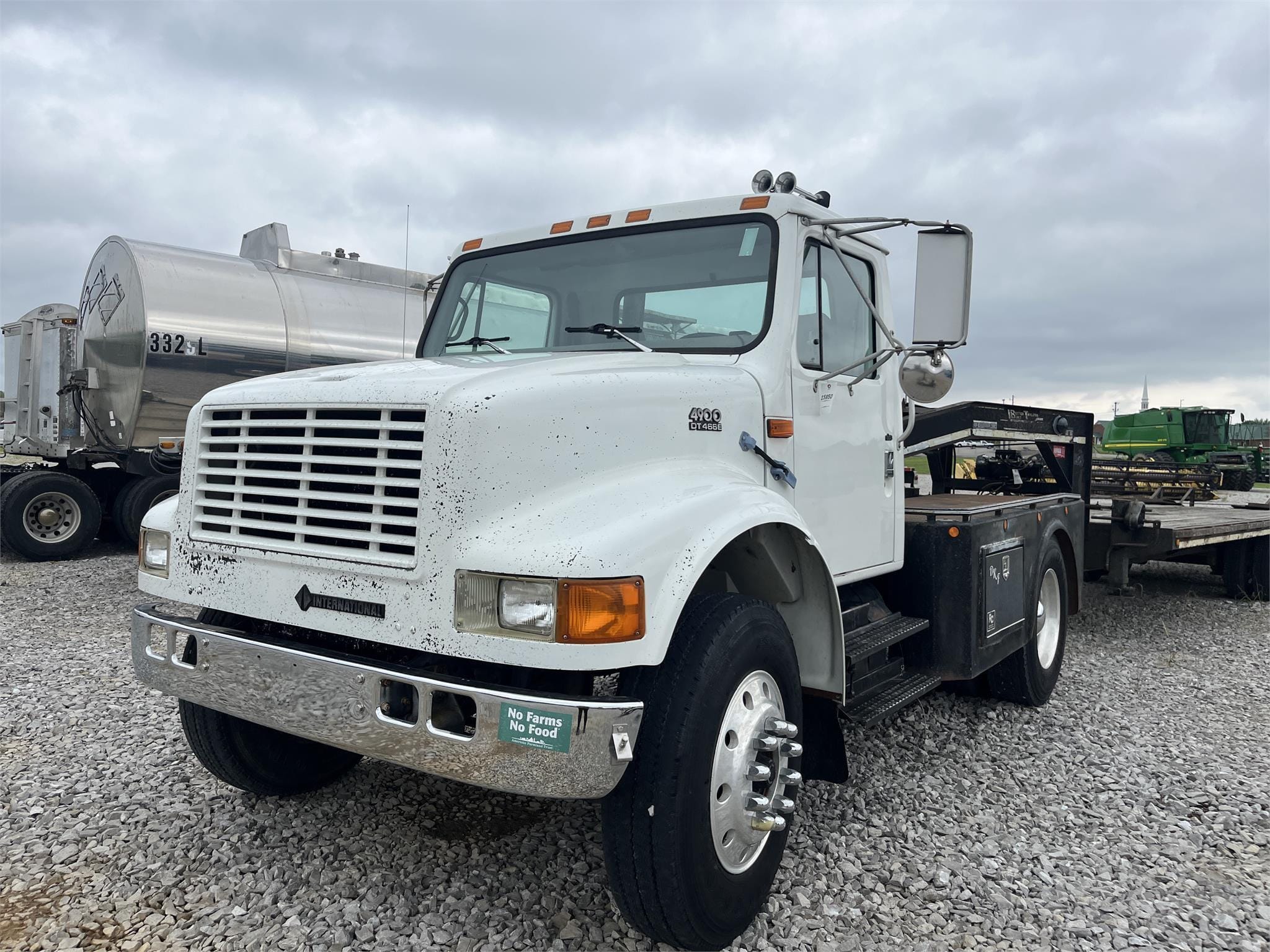 Main image International 4900