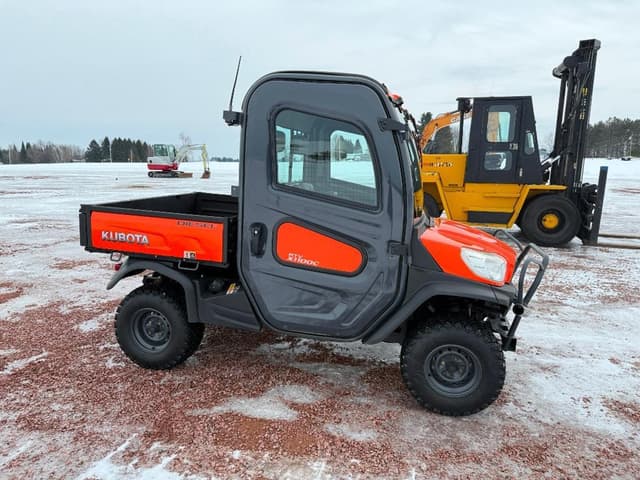 Image of Kubota RTV-X1100C equipment image 2