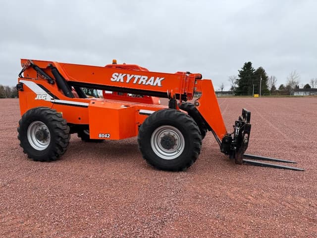 Image of Skytrak 8042 equipment image 1