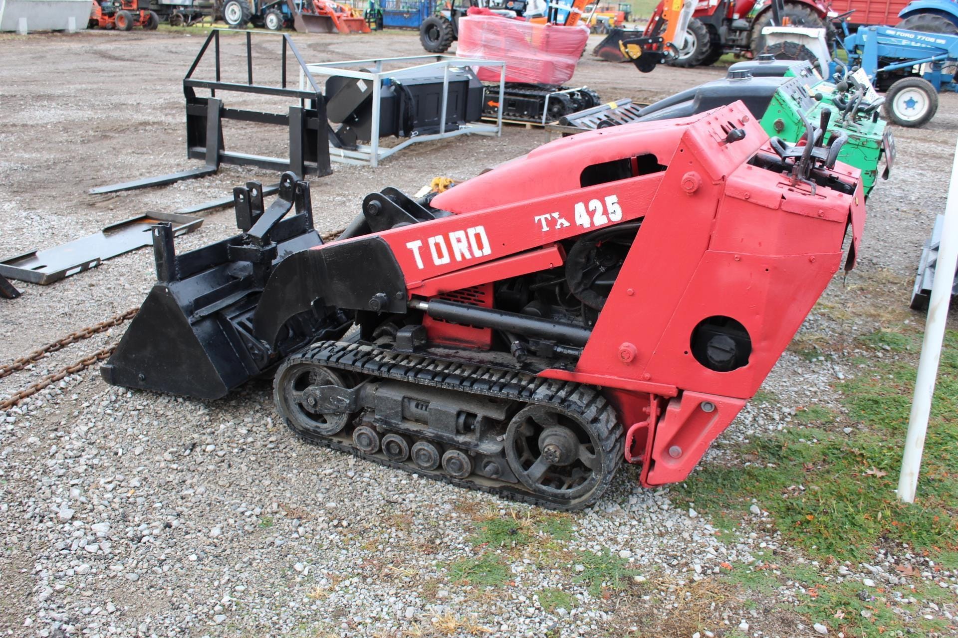 Main image Toro Dingo TX425