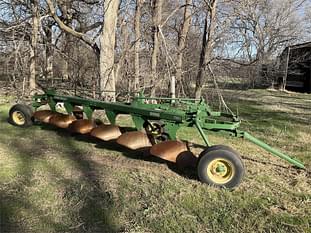 John Deere 3100 Equipment Image0